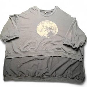 Magnolia Pearl Hi-Lo Moon Sweatshirt Oversized, OS